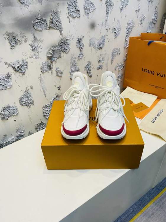 Picture of Louis Vuitton Shoes _SKULVsz35-405cmmnf051117746